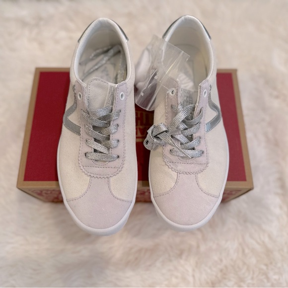 Vans NWT Women's White and Silver Sneakers - Picture 2 of 8
